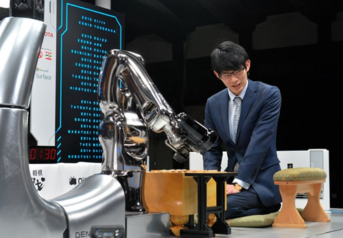 日本举行人机将棋大赛 首战电脑不敌人脑