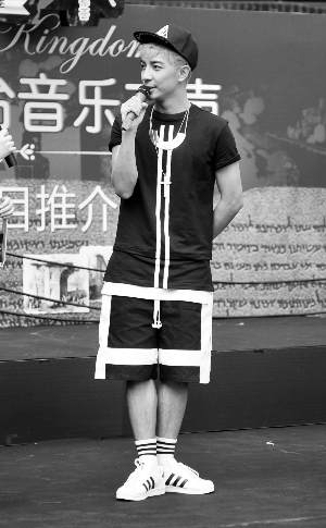 音乐之声升级 谭咏麟献唱台歌_新浪娱乐_新