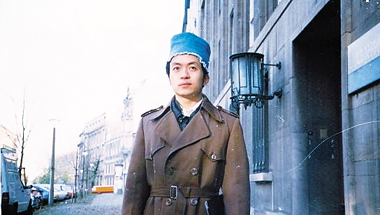 诗人顾城之外的顾城