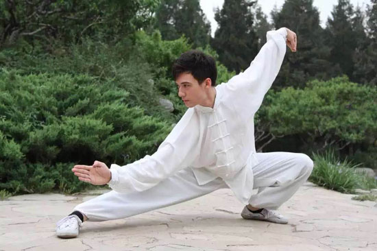 外国留学生的武术情结俩姑娘皆因帅哥开练_武术散打_新浪竞技风暴_新浪网