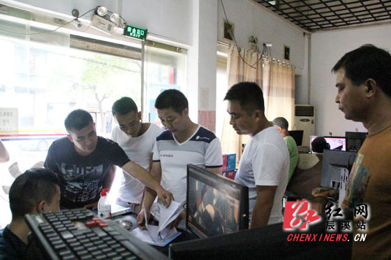 辰溪县多部门联合开展暑期社会文化环境专项整