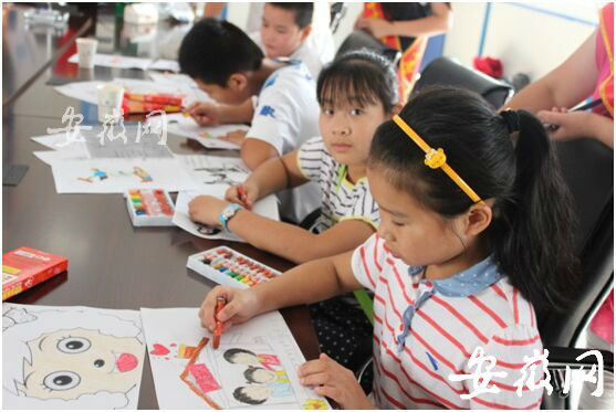 我想有个家留守儿童绘画主题征文大赛进工地