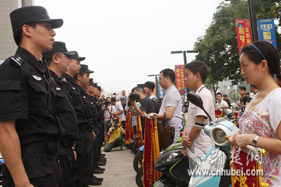 宜昌民警破获30余起摩托车盗窃案 追回被盗车