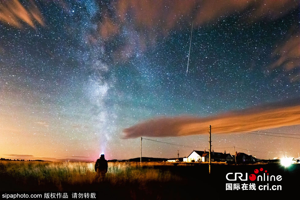 8月13日是英仙座流星雨极大值,能捡到陨石吗?...