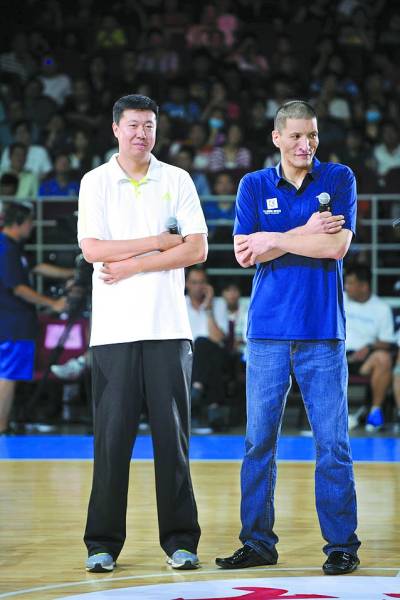 中国篮球告别“巨人时代”