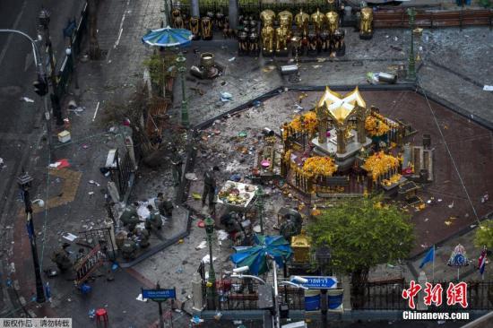 当地时间2015年8月17日，泰国曼谷市中心的著名旅游景点四面佛附近发生炸弹袭击，爆炸造成20余人死亡，百余人受伤。伤者中大部分是外国游客，遇难者中包括3名中国公民。