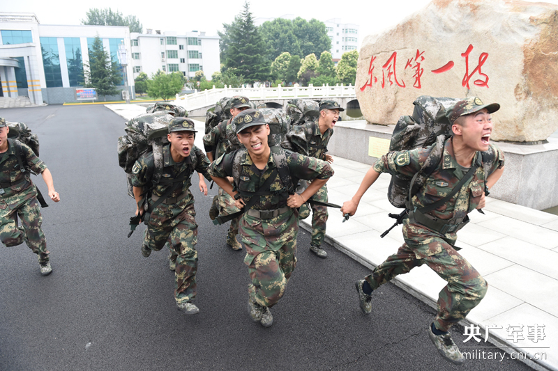 日媒:中国全方位挑战美军 导弹项目威胁巨大|中