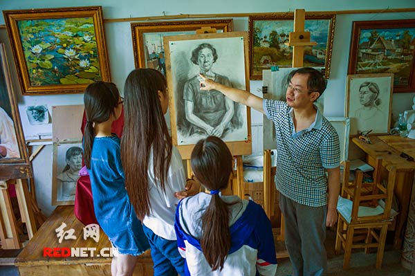 沈名杰:教书育人弘师德 十年磨砺成十佳(组图