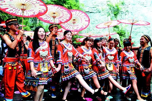 图文:浪漫土家女儿会