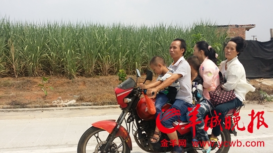 最牛的超载摩托车 搭载5人时速80公里(图)|摩托