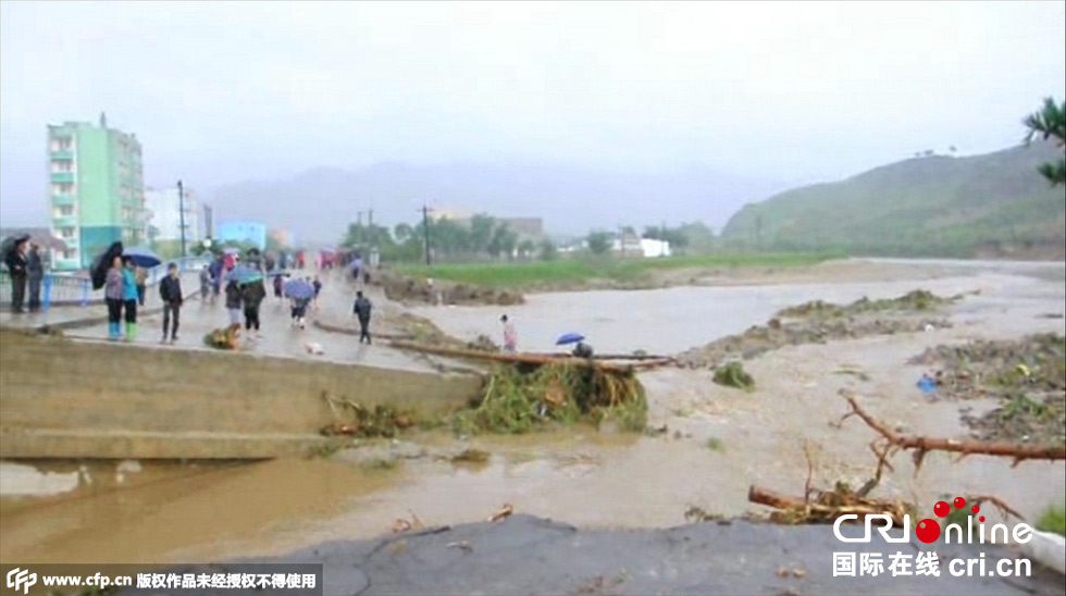朝鲜受台风天鹅影响发生严重洪灾 部分楼体垮