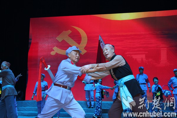 当阳举行纪念抗战胜利70周年爱国歌曲演唱会