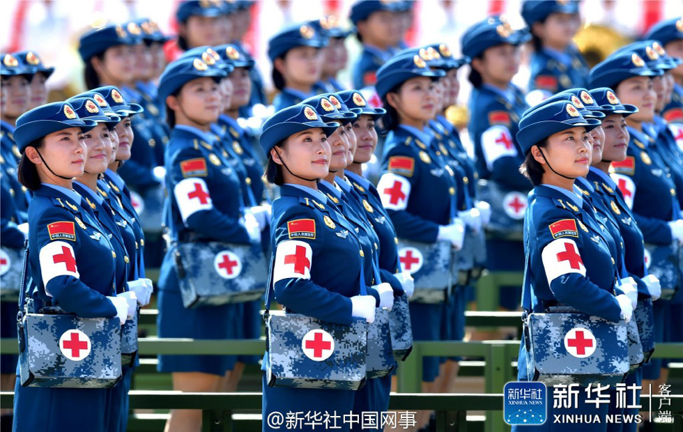 阅兵式女兵风采