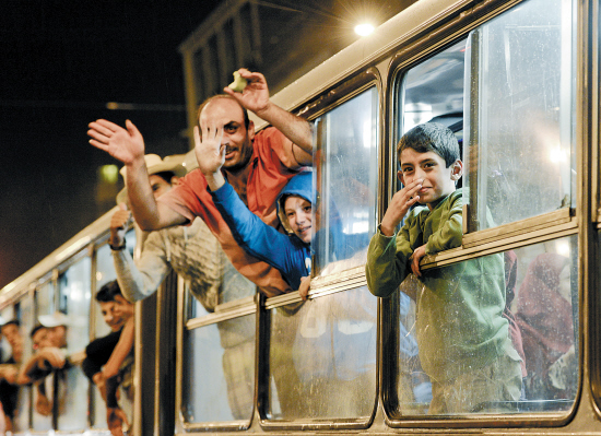 德奥终向难民开门|难民|匈牙利|奥地利