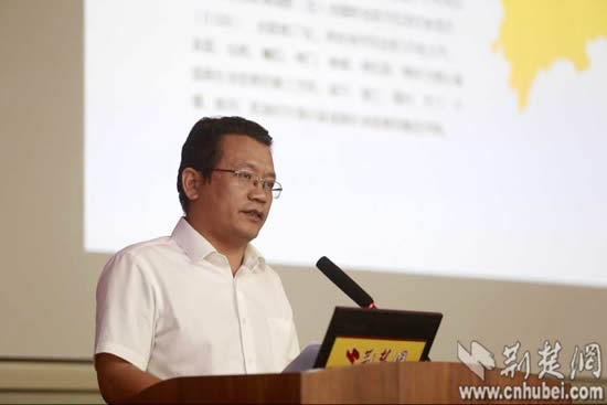 2015湖北电子政务发展蓝皮书发布政务双微运