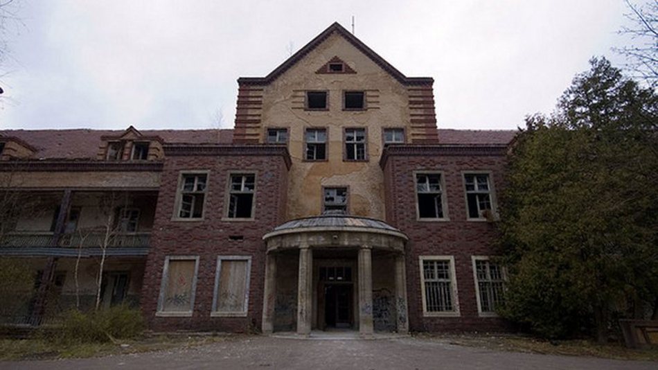 实拍曾医治希特勒的医院遗址 阴森恐怖成电影