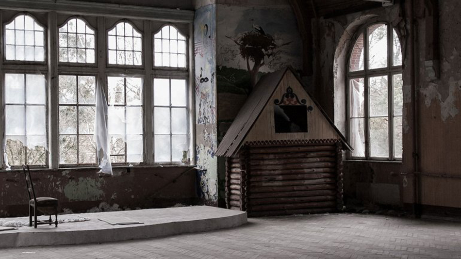 实拍曾医治希特勒的医院遗址 阴森恐怖成电影
