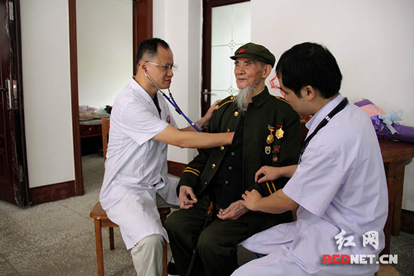 湖南省肿瘤医院长沙郴州两地同时开展大型义诊