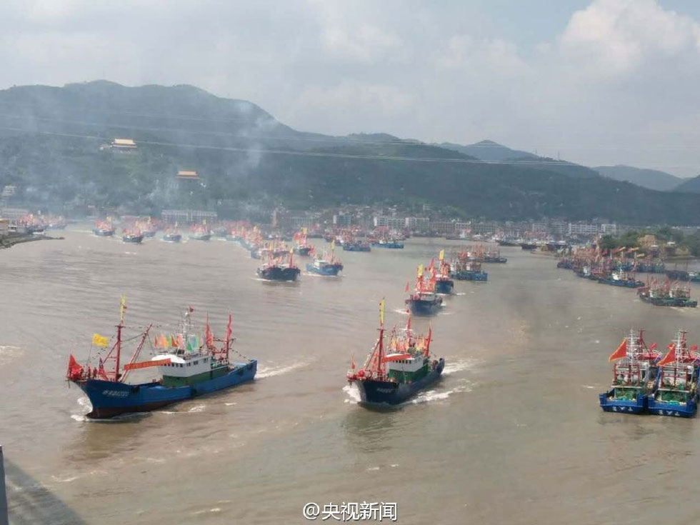 东海禁渔期结束 开渔首日千舟竞发(高清组图)|