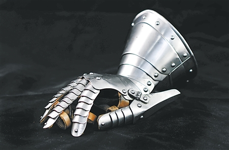 穿上铠甲去中世纪 我们来场决斗吧|盔甲|记者|爱好者_新浪新闻