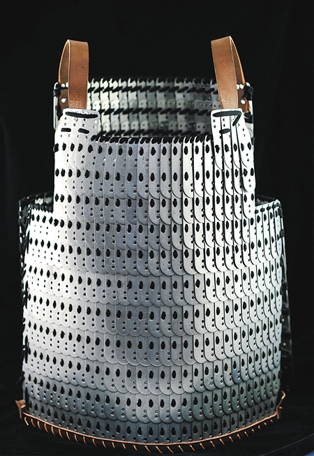 穿上铠甲去中世纪 我们来场决斗吧|盔甲|记者|爱好者_新浪新闻