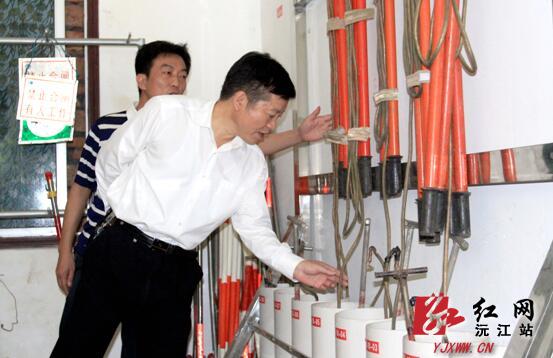 沅江市委书记邓宗祥到草尾镇检查指导安全生产