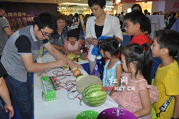 中国青少年机器人教育创客展长沙举行|机器人