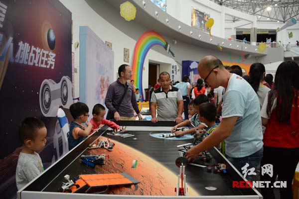湖南科技馆举行欢乐科学节 3D打印空间首次开