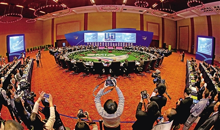 重庆市市长国际经济顾问团会议第十届年会举行