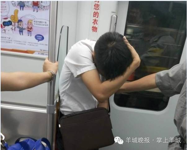 读城|广州<em>90后</em>辍学<em>CEO</em>用豪车<em>求婚</em>大一新生|流