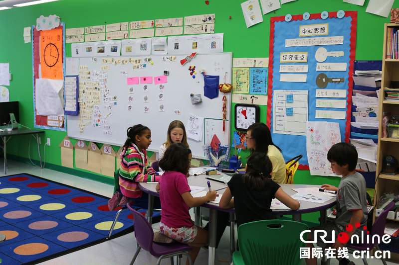 美国家长彻夜排队报名 中文教学的华盛顿育英