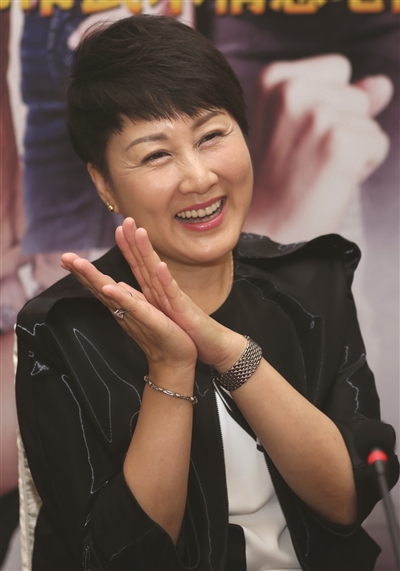 凯丽真人秀比演恶婆婆还辛苦