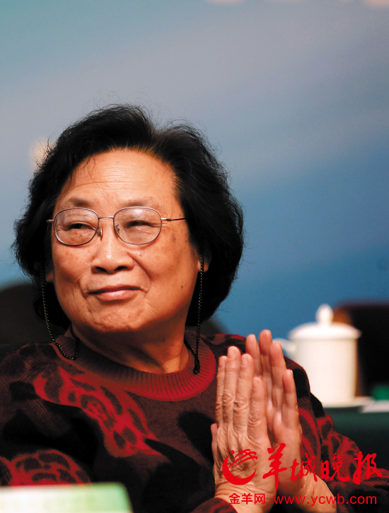 85岁中国女科学家屠呦呦获诺贝尔医学奖 创六