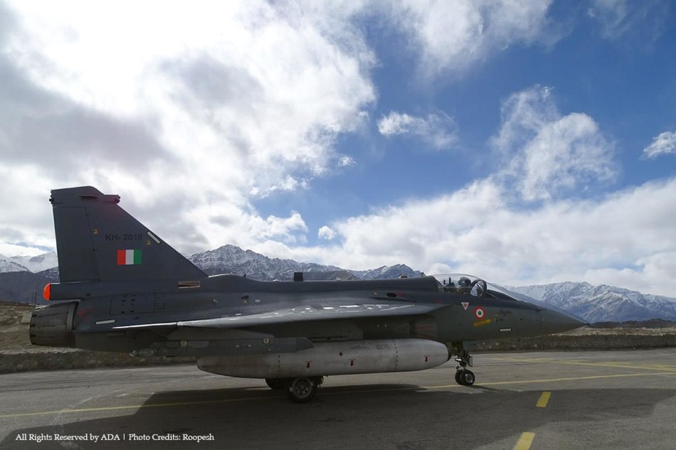 莫迪拒绝购更多阵风战机 或靠LCA对抗中国空