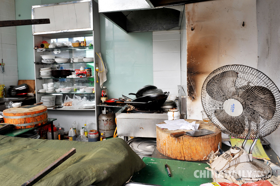 青岛天价大虾海鲜店人去楼空变观光街[1]- 