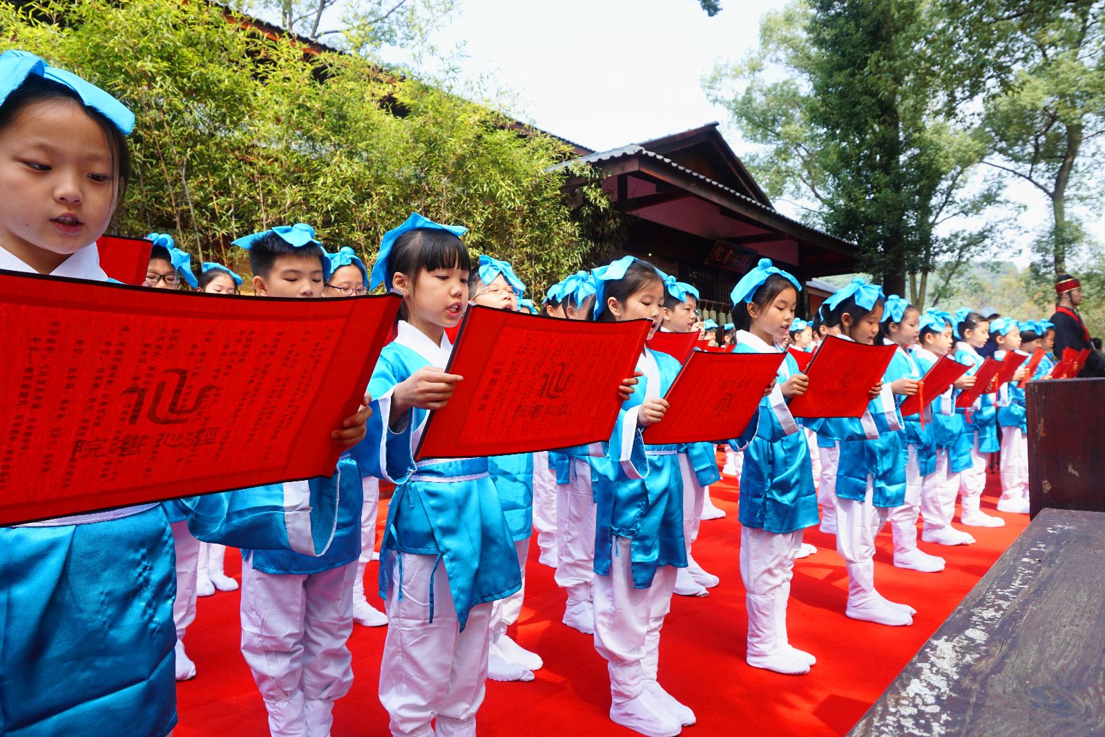 经心书院举办祭孔大典 纪念孔子诞辰2566周年|孔子|诞辰|武汉大学_新浪新闻