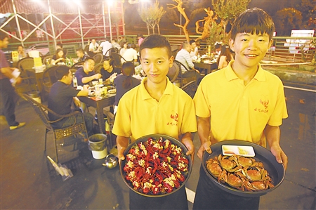 小龙虾过冬大闸蟹爬上桌 季节性餐饮如何永保