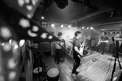 音乐爱好者们即兴演奏|爱好者|音乐