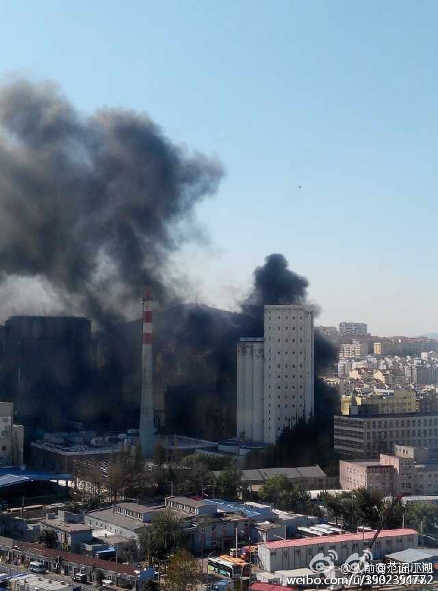 青岛登州路啤酒街附近爆炸起火 官方回应(组图