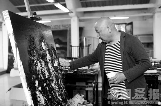 教授救人后成为名人 参与公益帮助其他孩子|