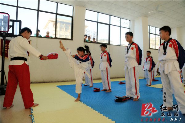 龙山思源建起湘西首个校园专业跆拳道馆|跆拳