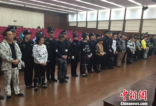 江苏无锡公开宣判医托诈骗系列案 35人被判