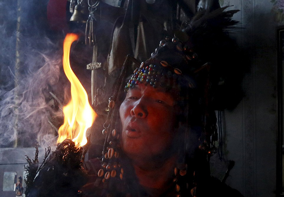 探秘俄罗斯萨满巫师:用熊掌治病(高清组图)