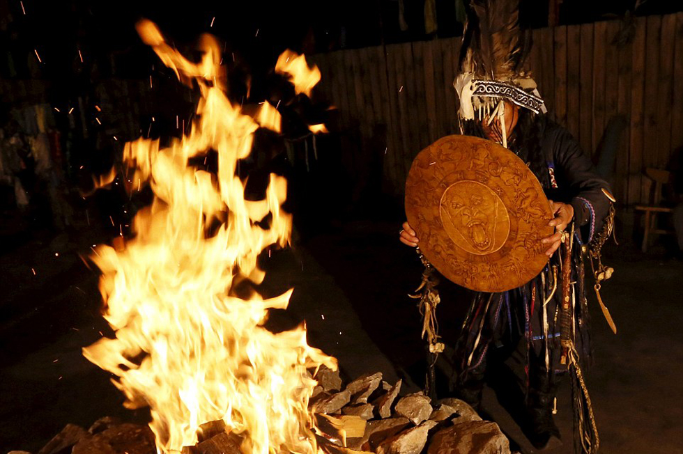 探秘俄罗斯萨满巫师:用熊掌治病(高清组图)|萨