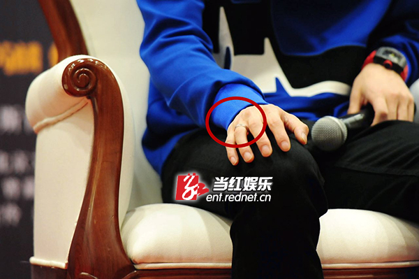 鹿晗宣传新片戒指吸睛无数 朱亚文自封小脆骨