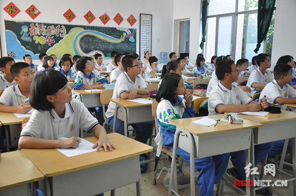 国防科大附中中医进课堂:不是树叶熬虫子|王