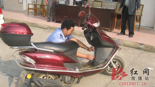 常德临澧交警开展摩托车业务上门服务|警民关