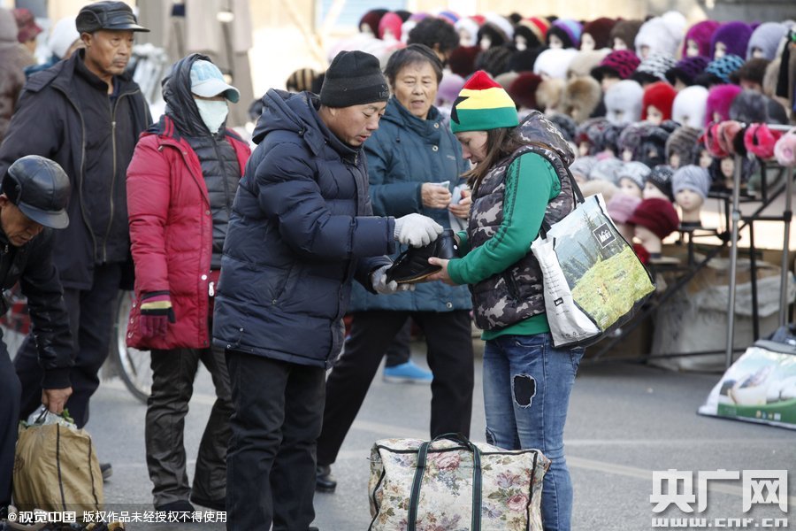 观察:中国大妈扫货出名 俄罗斯大妈也疯狂|俄罗