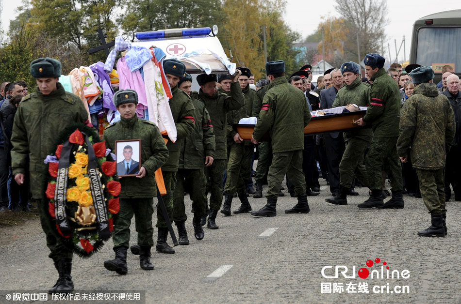 俄罗斯为首位在叙死亡士兵举行葬礼 或因为情所困自杀(高清组图)