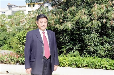 贺木森:老兵恋书不掉队|加班|老兵|掉队